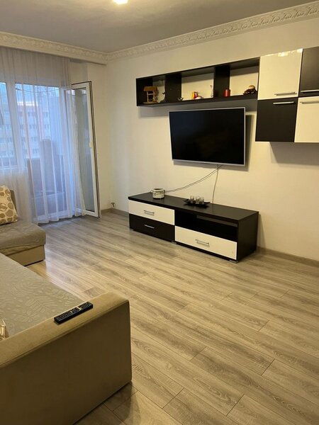 Pantelimon, Piata Delfinului,