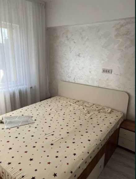 Pantelimon, Piata Delfinului,